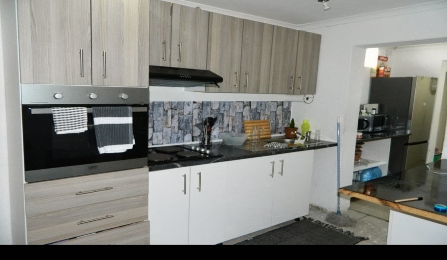  Bedroom Property for Sale in Colorado Park Western Cape